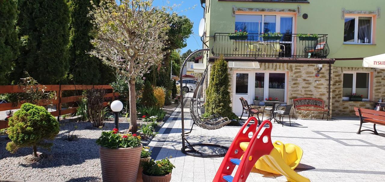 Apartamenty I Pokoje Goscinne Zosia 달로브코 외부 사진