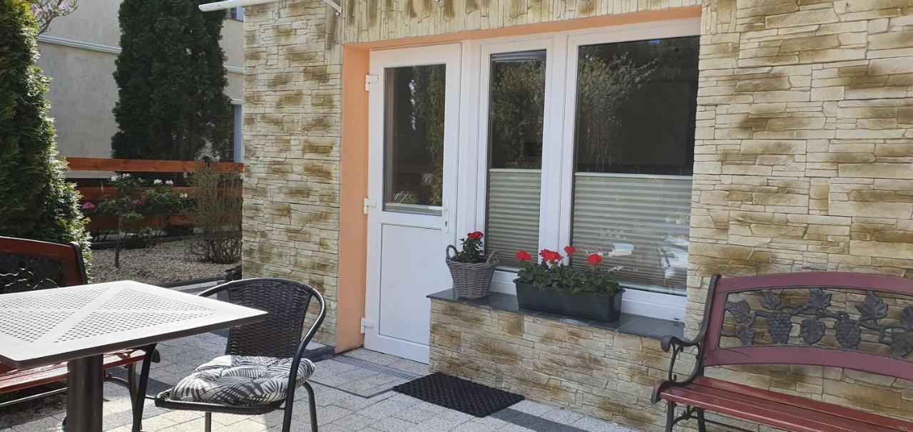 Apartamenty I Pokoje Goscinne Zosia 달로브코 외부 사진