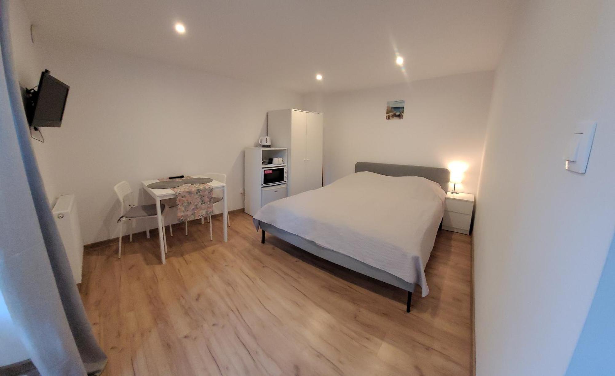 Apartamenty I Pokoje Goscinne Zosia 달로브코 외부 사진