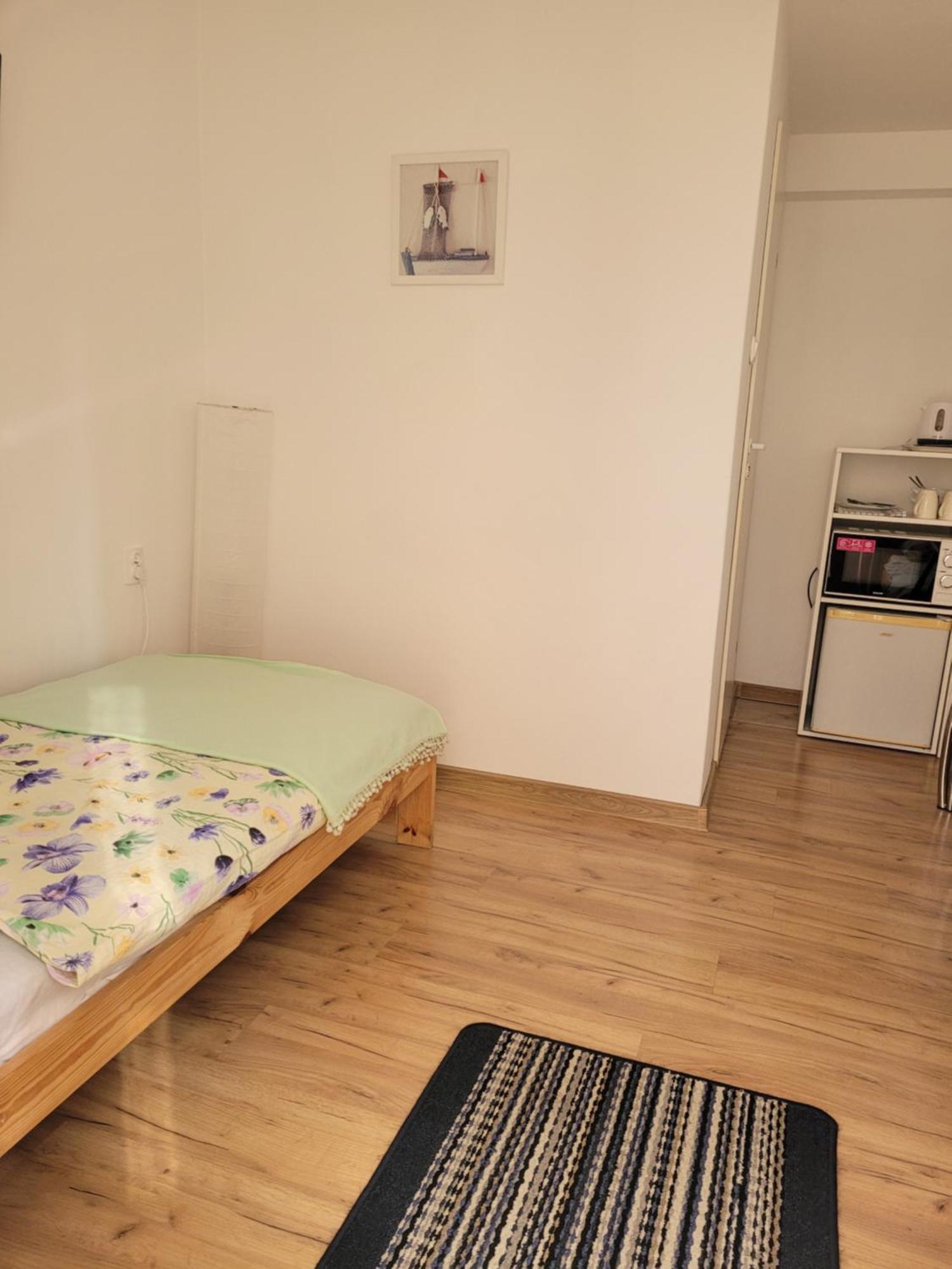 Apartamenty I Pokoje Goscinne Zosia 달로브코 외부 사진