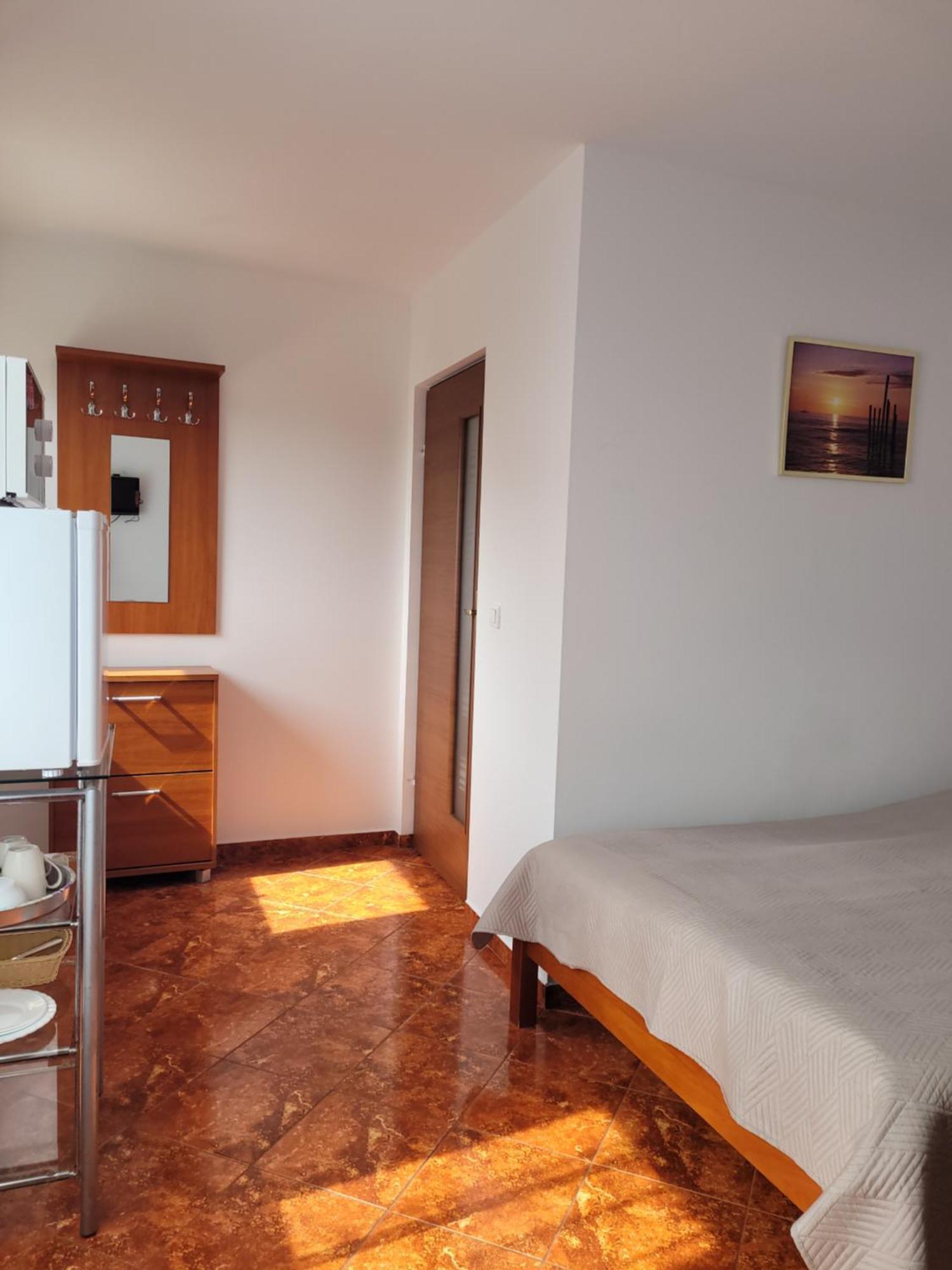 Apartamenty I Pokoje Goscinne Zosia 달로브코 외부 사진